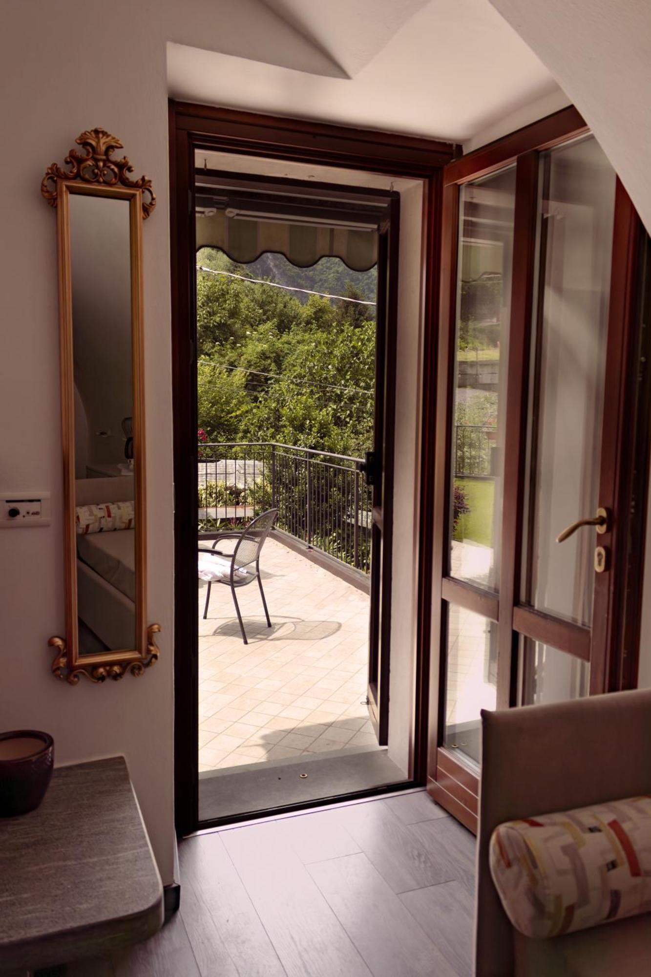 La Casa Sulla Roccia Otel Pisogne Dış mekan fotoğraf