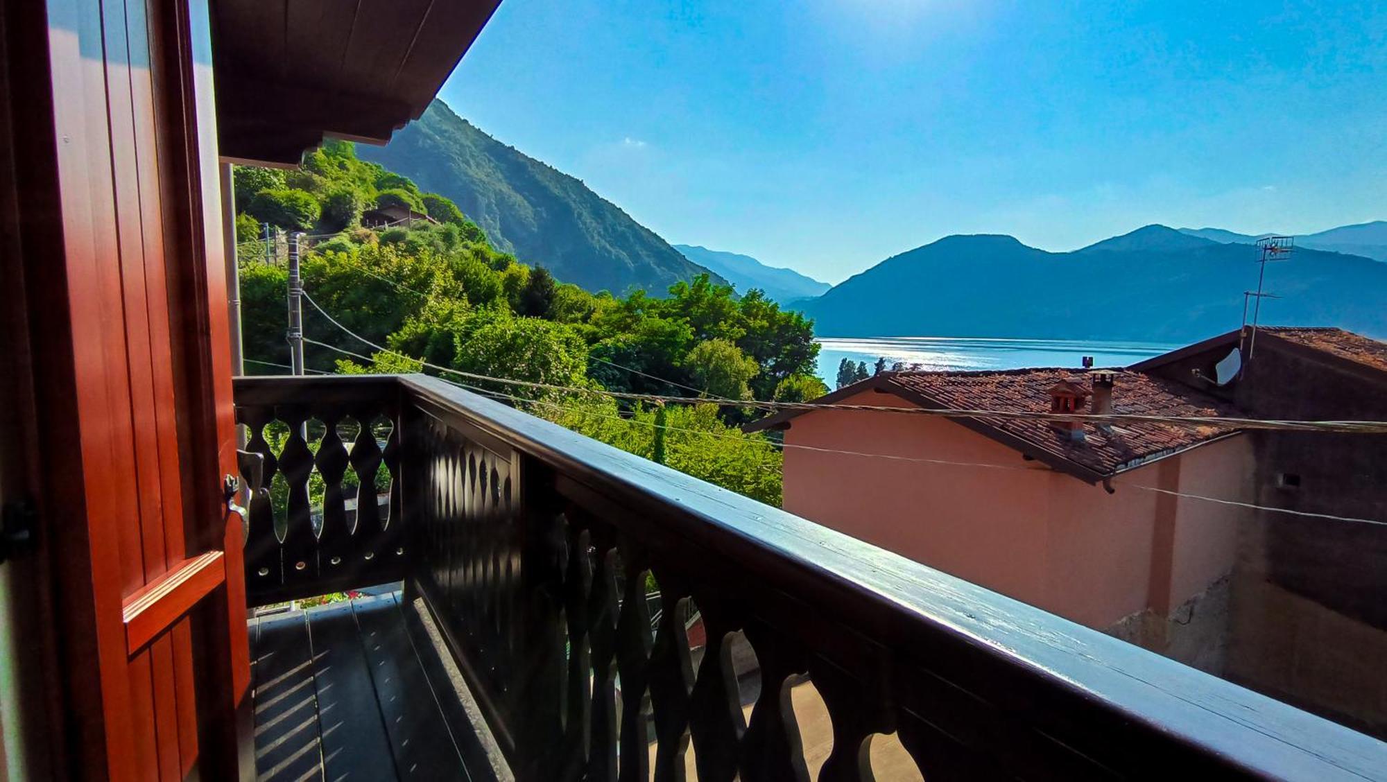 La Casa Sulla Roccia Otel Pisogne Dış mekan fotoğraf